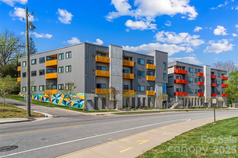 68 Craven Street Apt 312, Asheville, NC - 2 beds, 2 baths, 1,497 sqft - $800,000