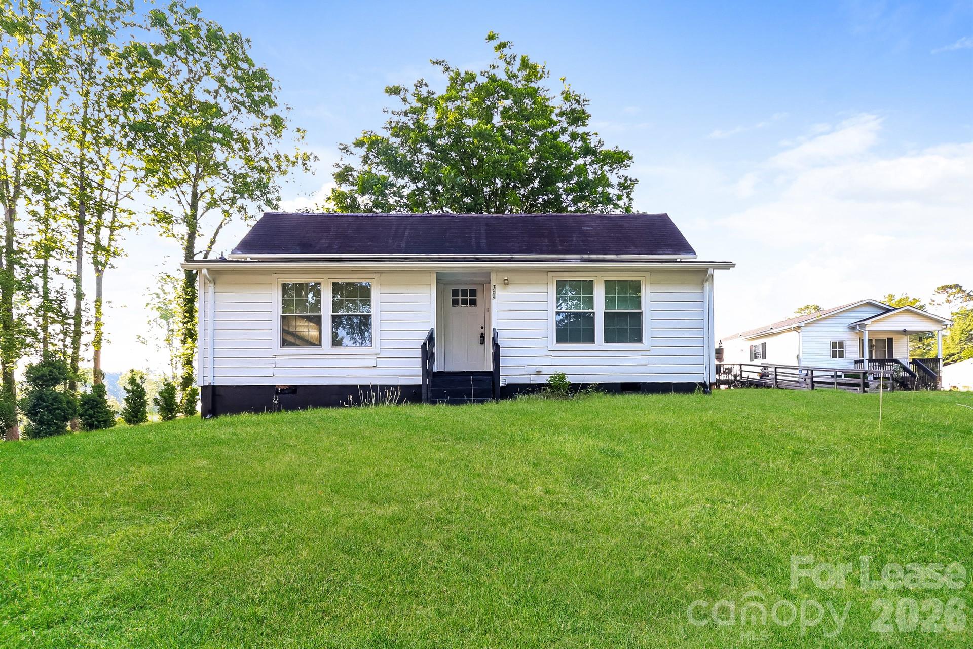 709 S Davis Avenue, Newton, NC. property listing photo
