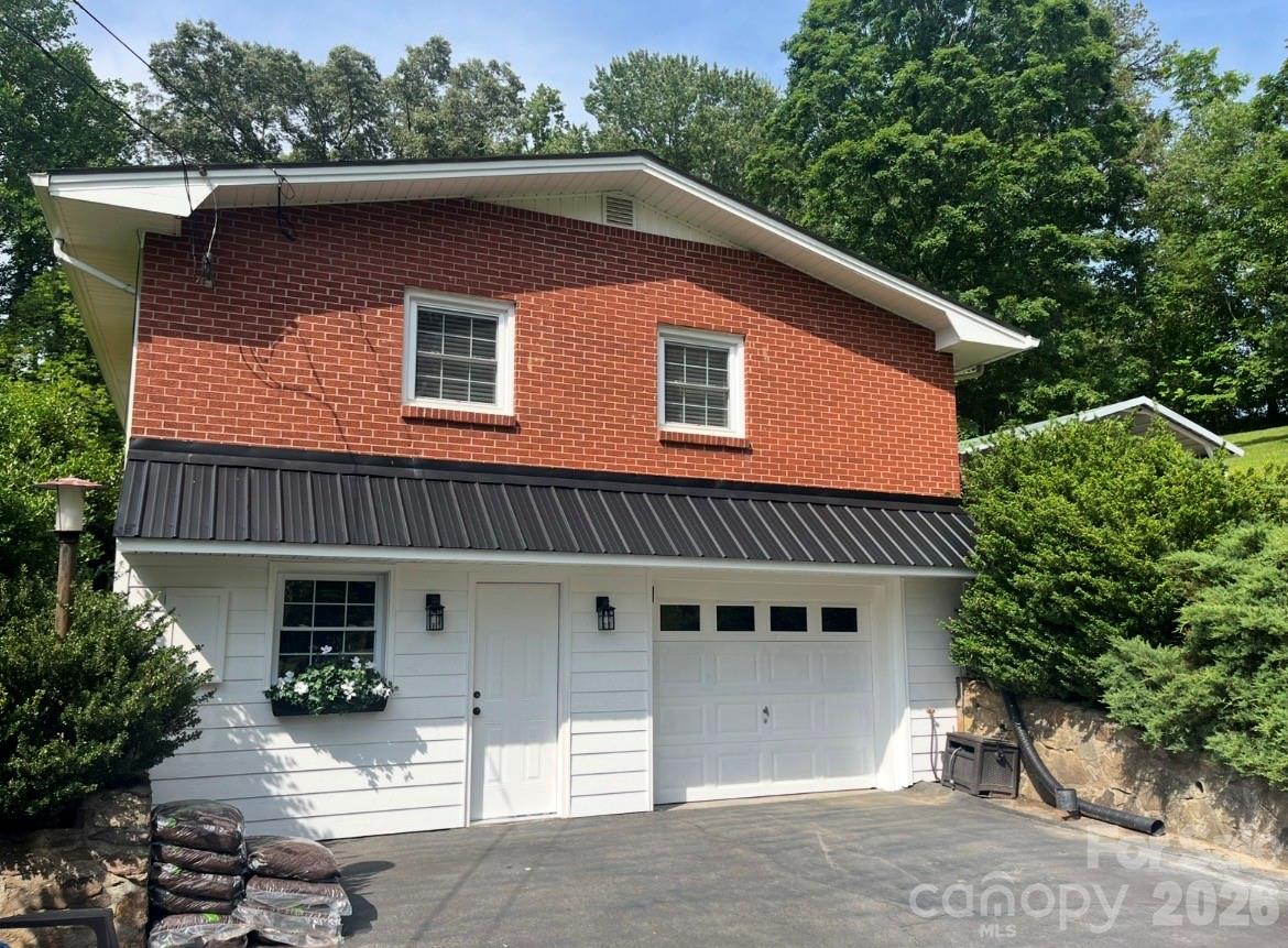 6 Greene Knoll Drive, Candler, NC. property listing photo