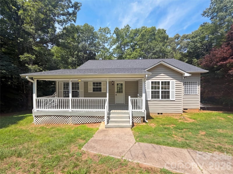 221 Grandview Drive, Statesville, NC - 4 beds, 2 baths, 2,020 sqft - $410,000