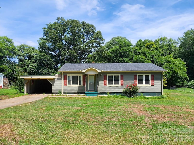 135 Oak Grove Road, Statesville, NC - 3 beds, 2 baths - $1,445