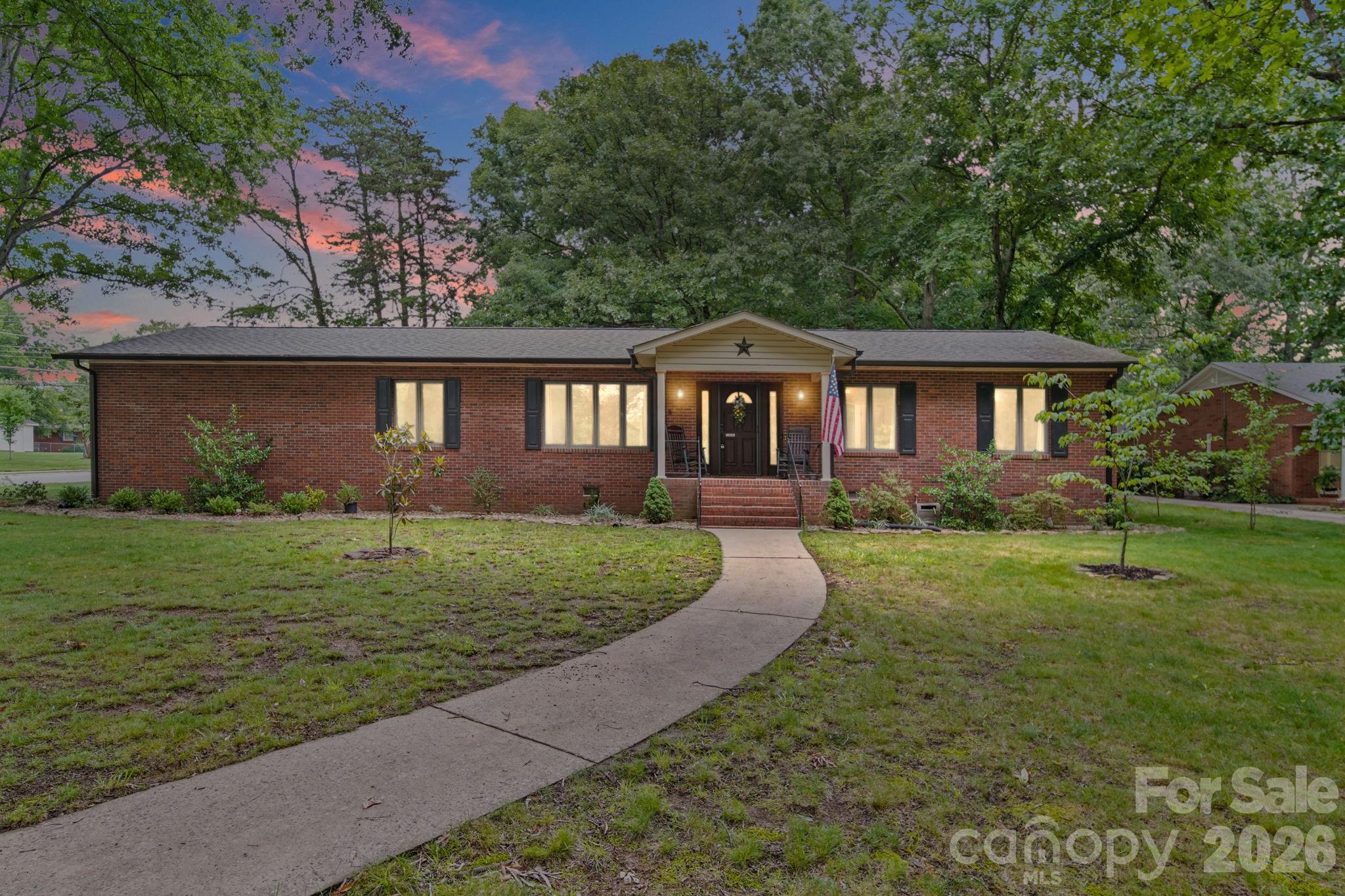 406 S Magnolia Street, Mooresville, NC — property listing photo