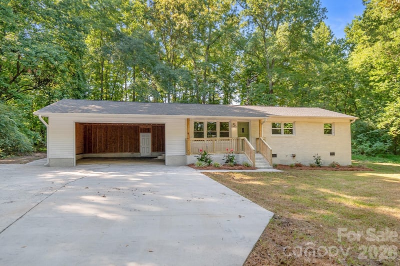 2177 Thornwell Road, Lancaster, SC - 3 beds, 2 baths, 1,121 sqft - $269,900