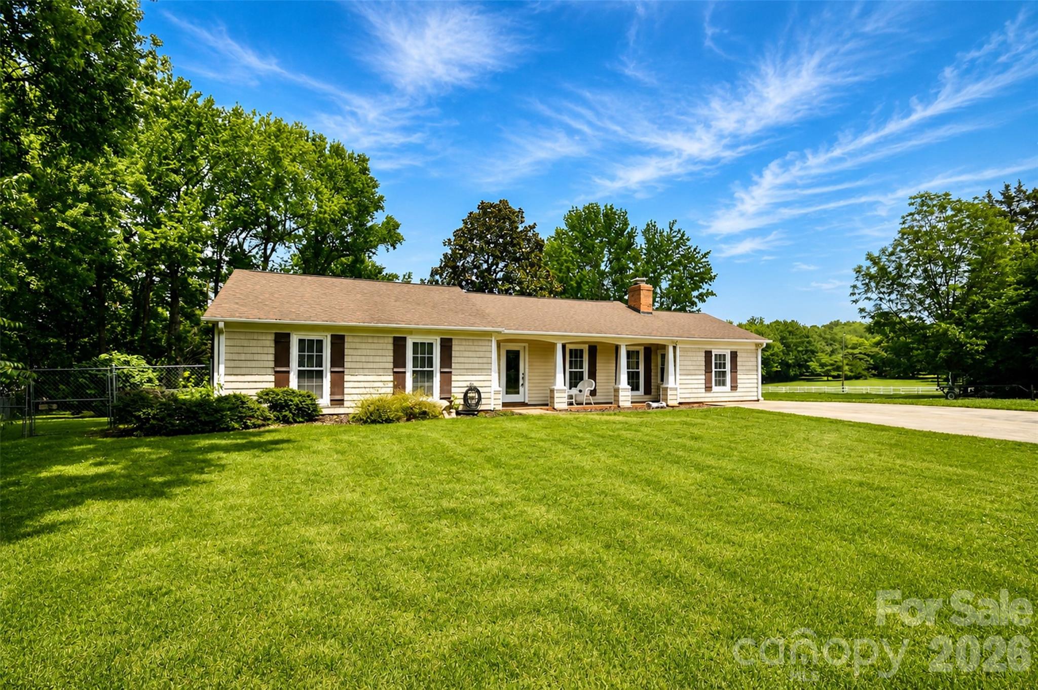 7904 Saddleview, Charlotte, NC — property listing photo 1