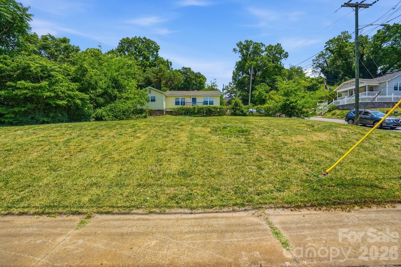 412 W Davidson Avenue, Gastonia, NC -  - $59,999