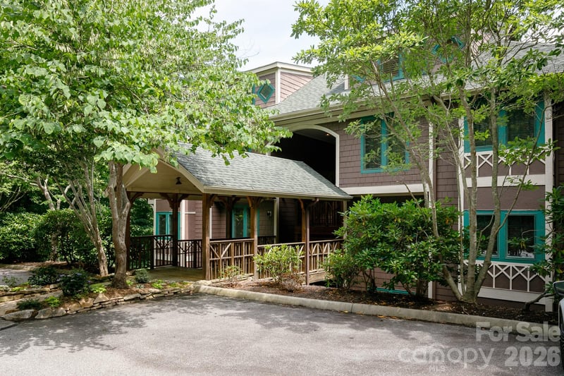 222 Creekside Way D301, Burnsville, NC - 3 beds, 3 baths, 1,474 sqft - $475,000