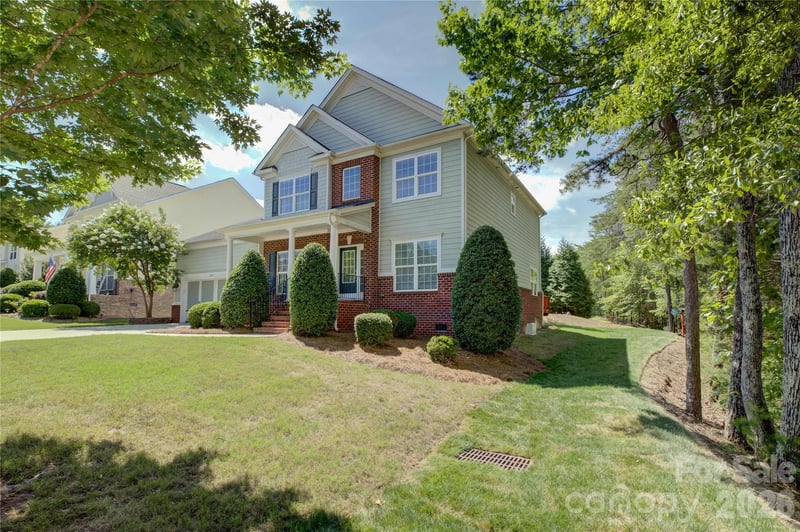9609 Spurwig Court, Charlotte, NC - 3 beds, 2.5 baths, 2,694 sqft - $589,000