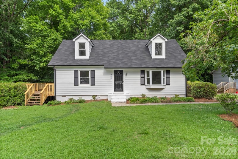 711 King Arthur, Gastonia, NC - 4 beds, 2 baths, 1,811 sqft - $349,900