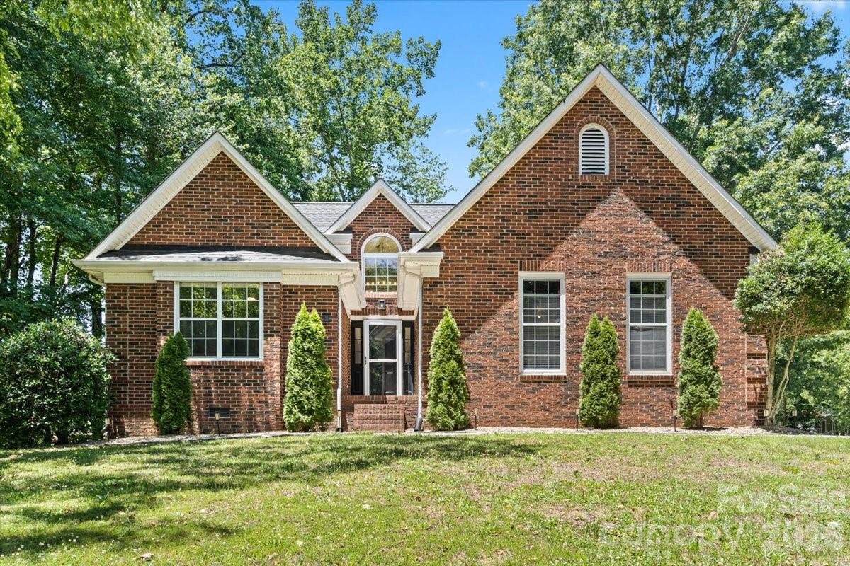 100 Diamond Drive, Mooresville, NC. property listing photo