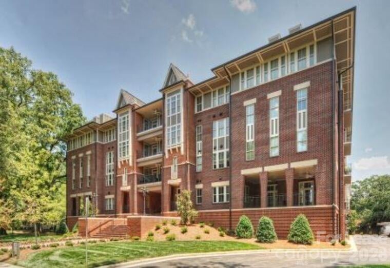 2100 Queens Road W Entertainer, Charlotte, NC - 3 beds, 2.5 baths, 2,131 sqft - $5,771