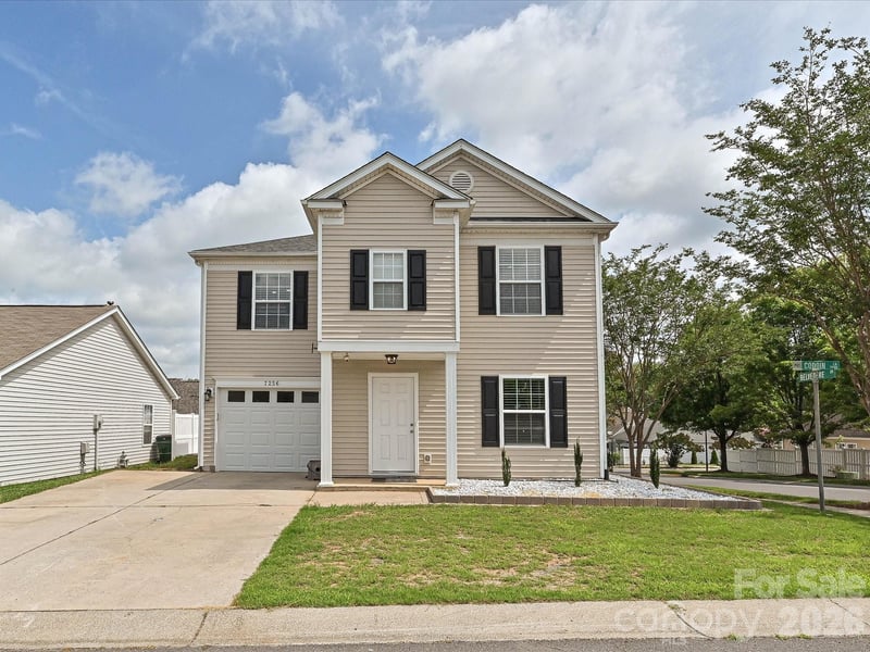 7256 Coddin Lane, Fort Mill, SC - 3 beds, 3 baths, 1,396 sqft - $370,000