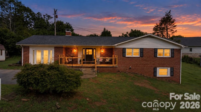 35 Glendale Drive, Spruce Pine, NC - 3 beds, 3 baths, 1,680 sqft - $354,500