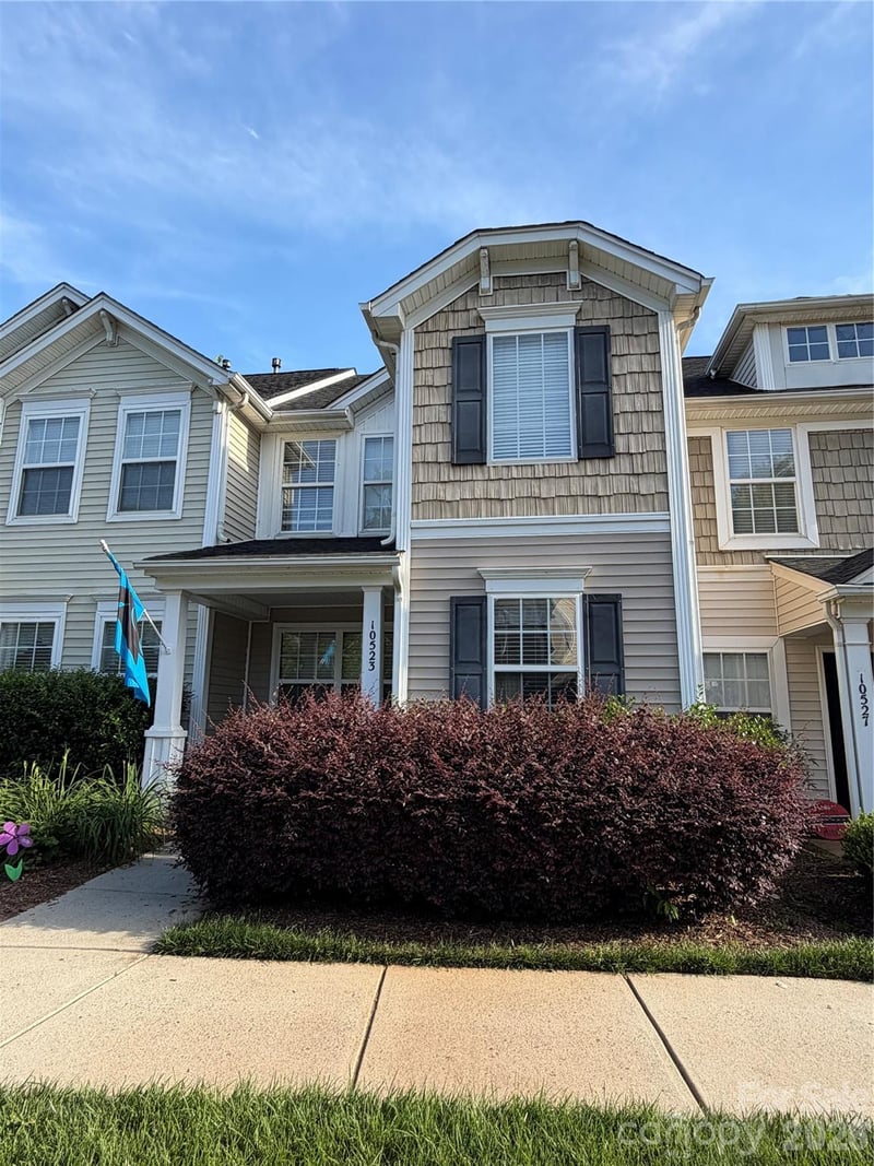 10523 Trolley Run Drive, Cornelius, NC - 2 beds, 2.5 baths, 1,306 sqft - $290,000