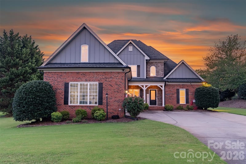 13708 Thompson Place Drive, Mint Hill, NC - 4 beds, 3.5 baths, 3,468 sqft - $795,000
