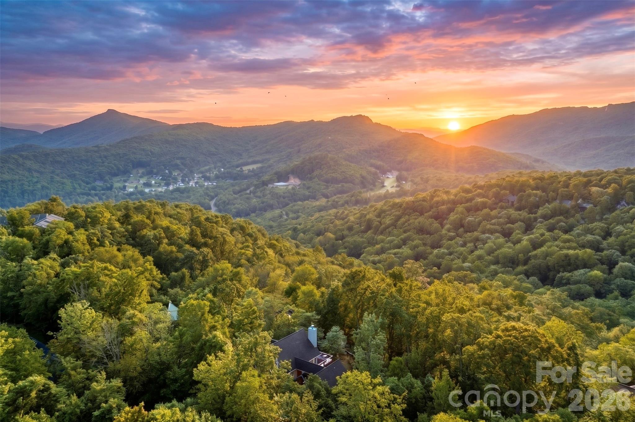 569 Shelter Rock Circle, Sugar Mountain, NC. property listing photo