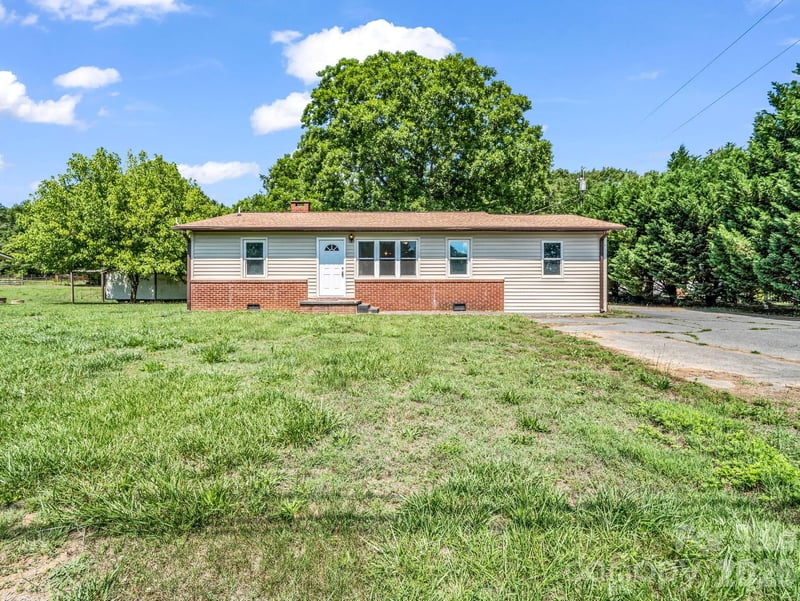 1758 Chase High Road, Forest City, NC - 3 beds, 2 baths, 1,440 sqft - $235,000