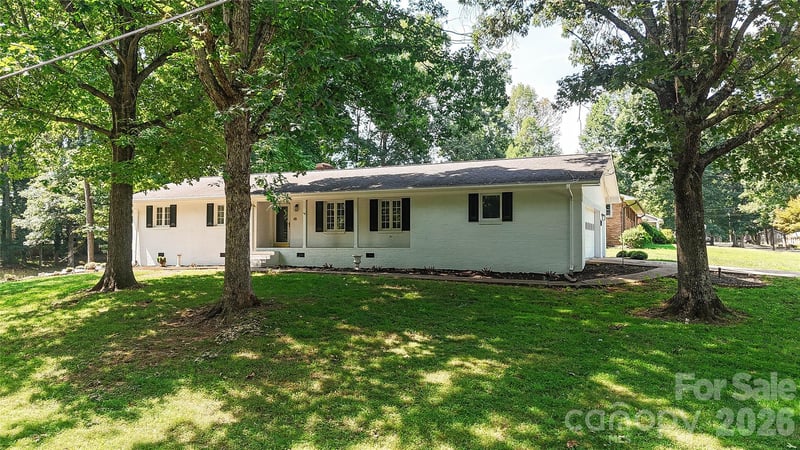 803 E 24th Street, Newton, NC - 3 beds, 2 baths, 1,641 sqft - $350,000