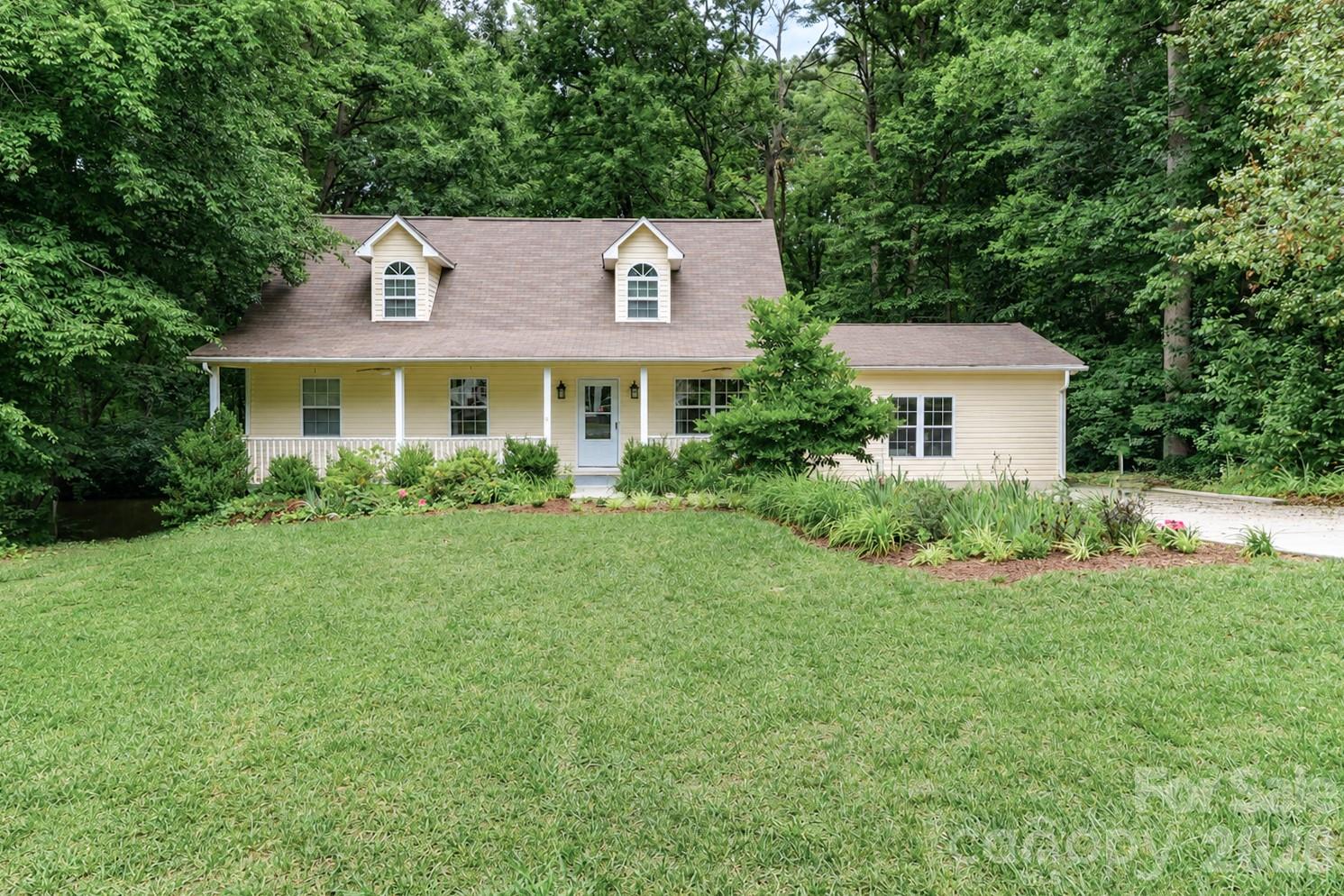 7371 Summit Drive, Denver, NC — property listing photo