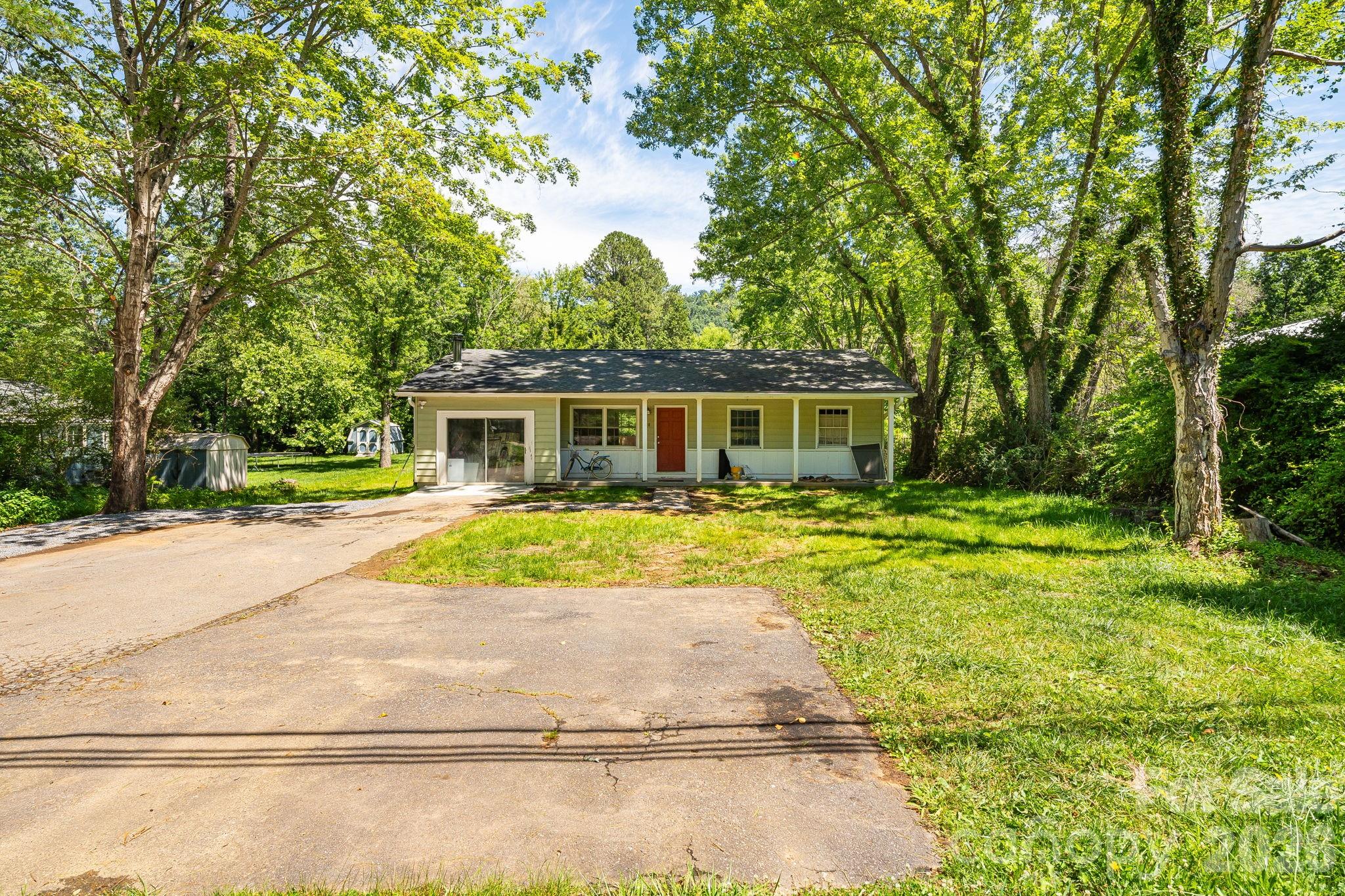 468 Beaverdam Road, Asheville, NC. property listing photo