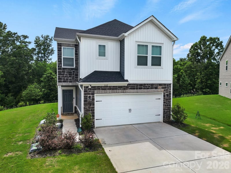 660 Citriadora Street, Fort Mill, SC - 3 beds, 2.5 baths, 2,044 sqft - $477,000