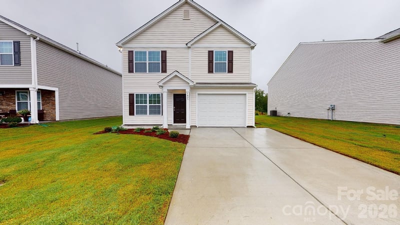 28 Katherine Emilie Drive, Hendersonville, NC - 3 beds, 2.5 baths, 1,518 sqft - $344,975