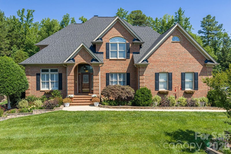 3740 Sand Wedge Drive, Gastonia, NC - 4 beds, 2.5 baths, 3,004 sqft - $615,000