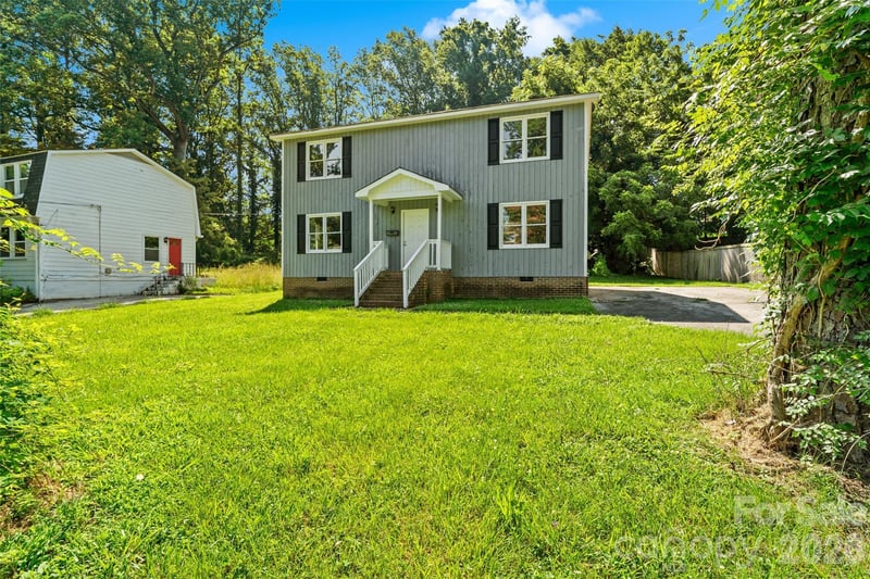 5516 Ilford Street, Charlotte, NC - 3 beds, 2.5 baths, 1,718 sqft - $365,000