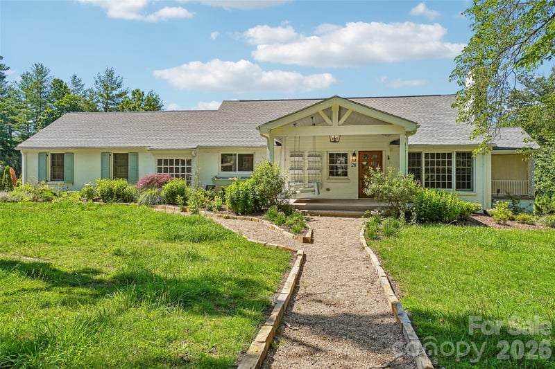 28 Ridgefield Place, Asheville, NC - 5 beds, 3.5 baths, 2,988 sqft - $1,049,000