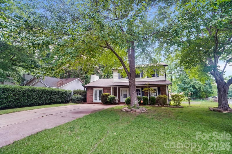 900 Highland Mist Lane, Charlotte, NC - 3 beds, 2.5 baths, 1,758 sqft - $329,900