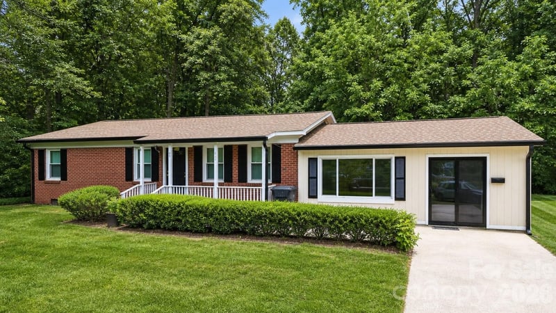 611 Lewis, Dallas, NC - 4 beds, 2 baths, 1,861 sqft - $328,000