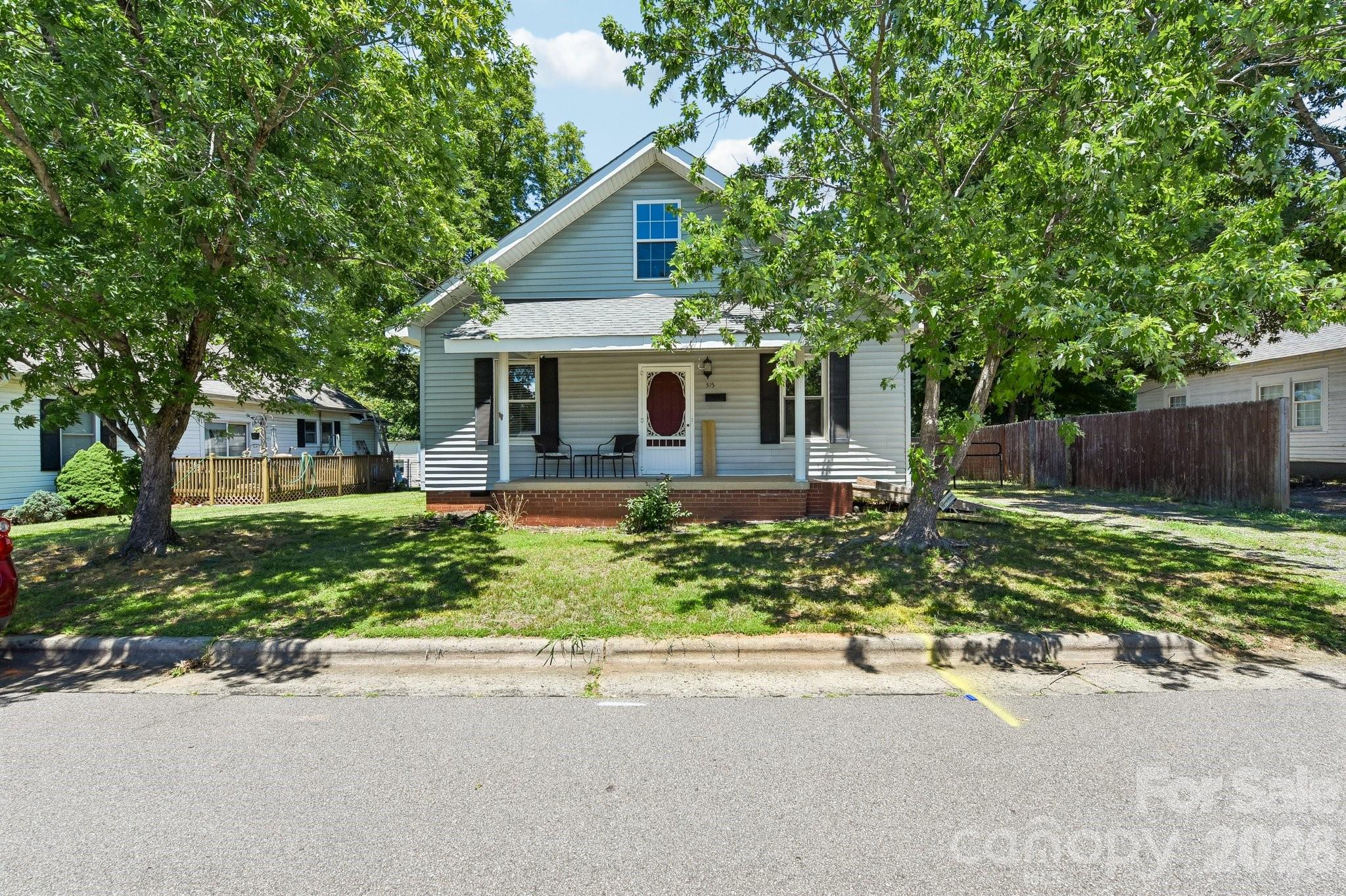 315 Caldwell Avenue, Mooresville, NC. property listing photo