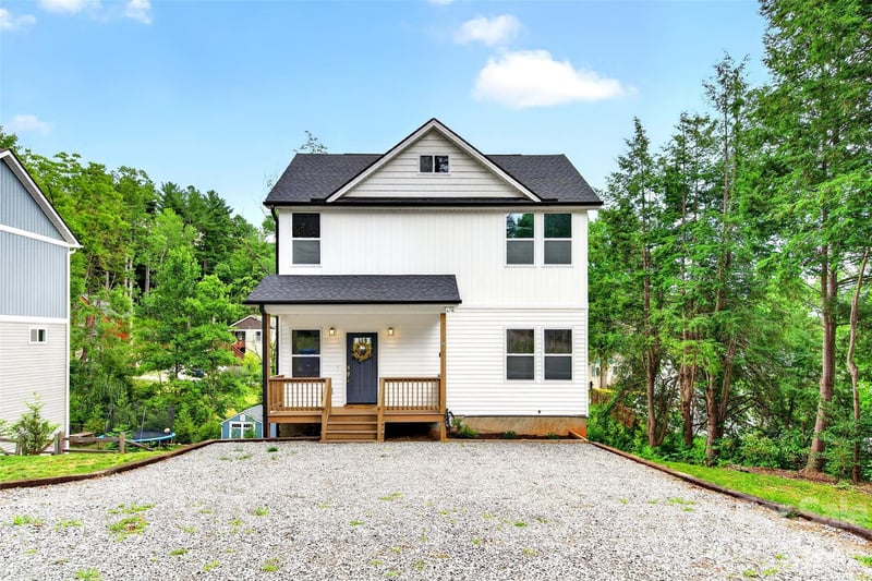 88 Walker Street, Black Mountain, NC - 3 beds, 2.5 baths, 1,422 sqft - $443,500