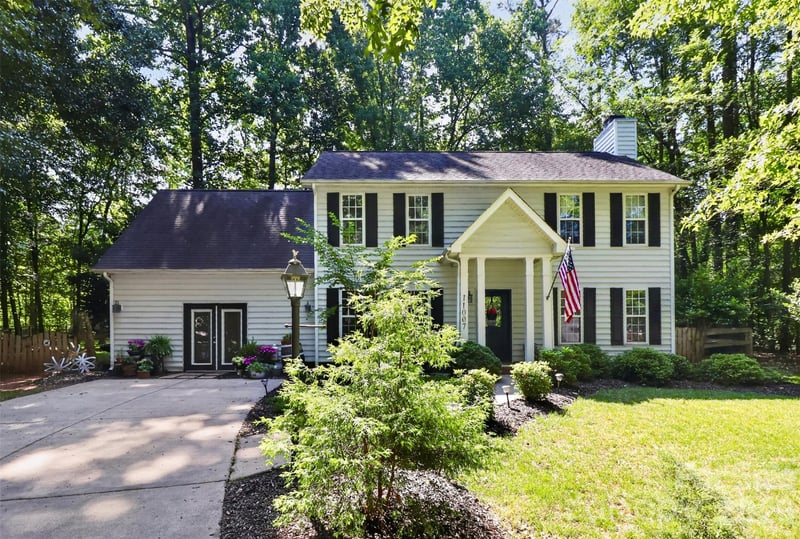 11007 Secotan, Matthews, NC - 4 beds, 3 baths, 2,364 sqft - $524,900