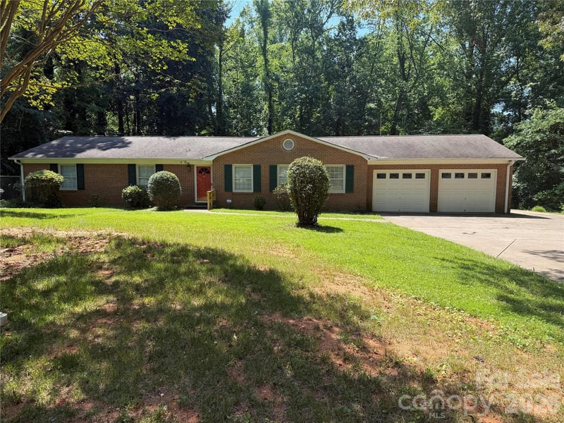 236 Heritage Place, Mooresville, NC - 3 beds, 2 baths, 1,910 sqft - $349,000