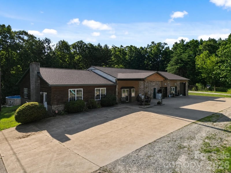 2269 Lee Roy Lane, Lenoir, NC - 5 beds, 3 baths, 2,508 sqft - $495,000