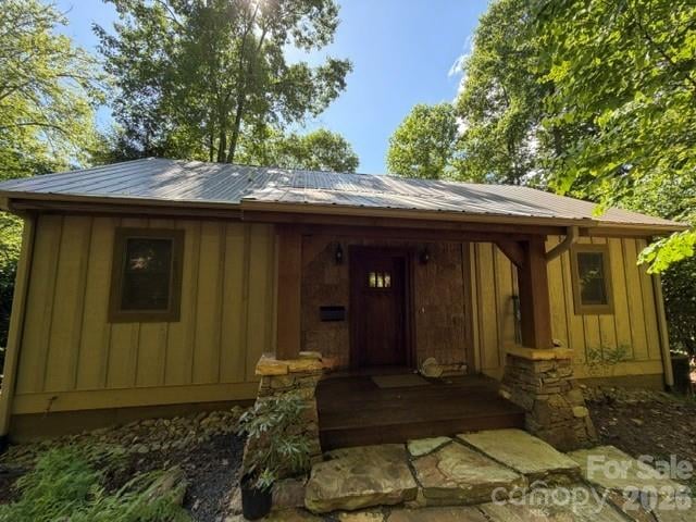 47 Falls Crossing Road, Burnsville, NC - 3 beds, 3.5 baths, 2,216 sqft - $635,000