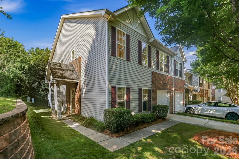 16936 Commons Creek Drive, Charlotte, NC - 3 beds, 2.5 baths, 1,781 sqft - $394,000