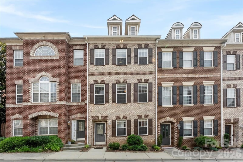 1960 winpole Lane, Charlotte, NC - 3 beds, 3.5 baths, 2,082 sqft - $354,900