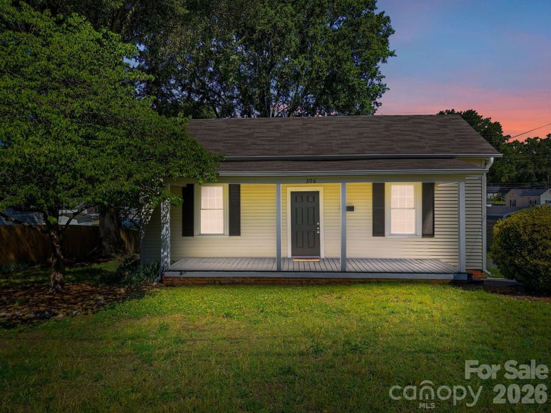 306 York Avenue, Kannapolis, NC - 3 beds, 1 bath, 1,347 sqft - $239,900
