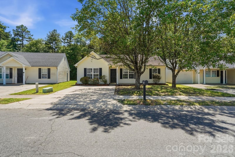 2928 Westwinds Court, Charlotte, NC - 3 beds, 2 baths, 963 sqft - $271,999