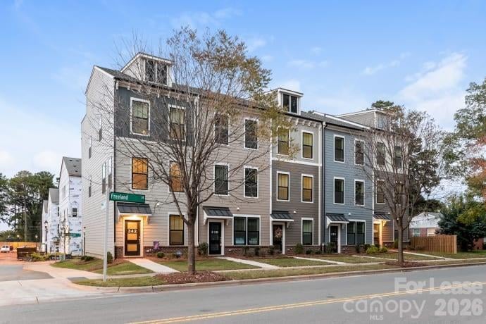 1005 S Mission Lane C2, Charlotte, NC - 2 beds, 3.5 baths, 1,584 sqft - $2,282