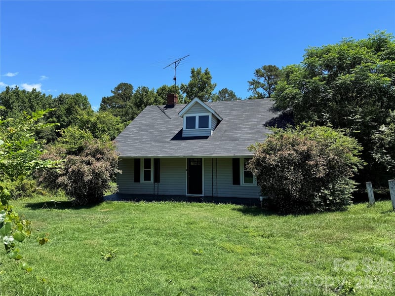 2834 Dan Brown Drive, Claremont, NC - 3 beds, 1 bath, 1,060 sqft - $190,000