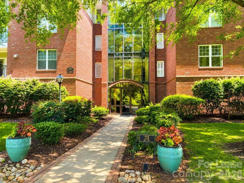 785 Magnolia Avenue, Charlotte, NC - 3 beds, 2.5 baths, 1,410 sqft - $3,000