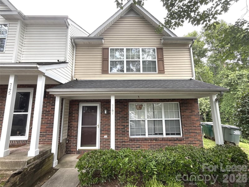 747 Mountainwater Drive, Charlotte, NC - 2 beds, 2.5 baths, 1,314 sqft - $1,620