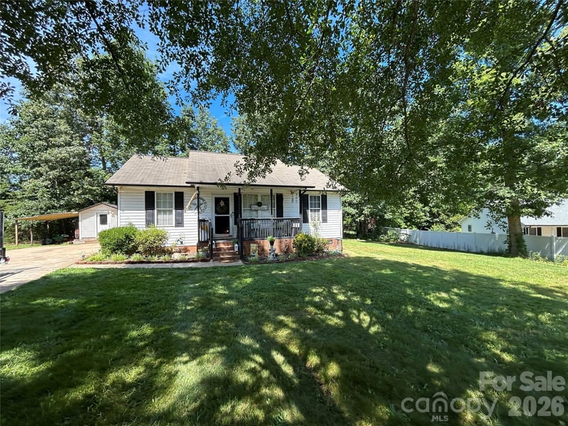 143 Allendale Street, Lincolnton, NC - 3 beds, 2 baths, 1,080 sqft - $250,000