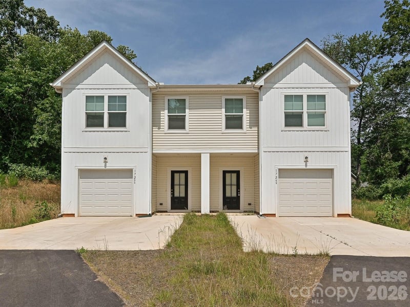 1725 E Cloaninger Avenue A, Statesville, NC - 3 beds, 2.5 baths - $1,595