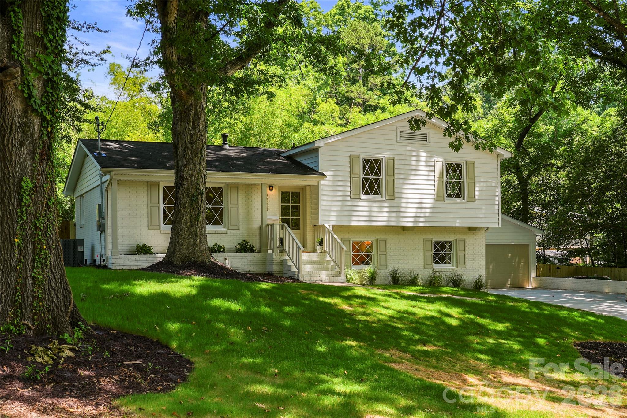 7008 Brynhurst Drive, Charlotte, NC. property listing photo