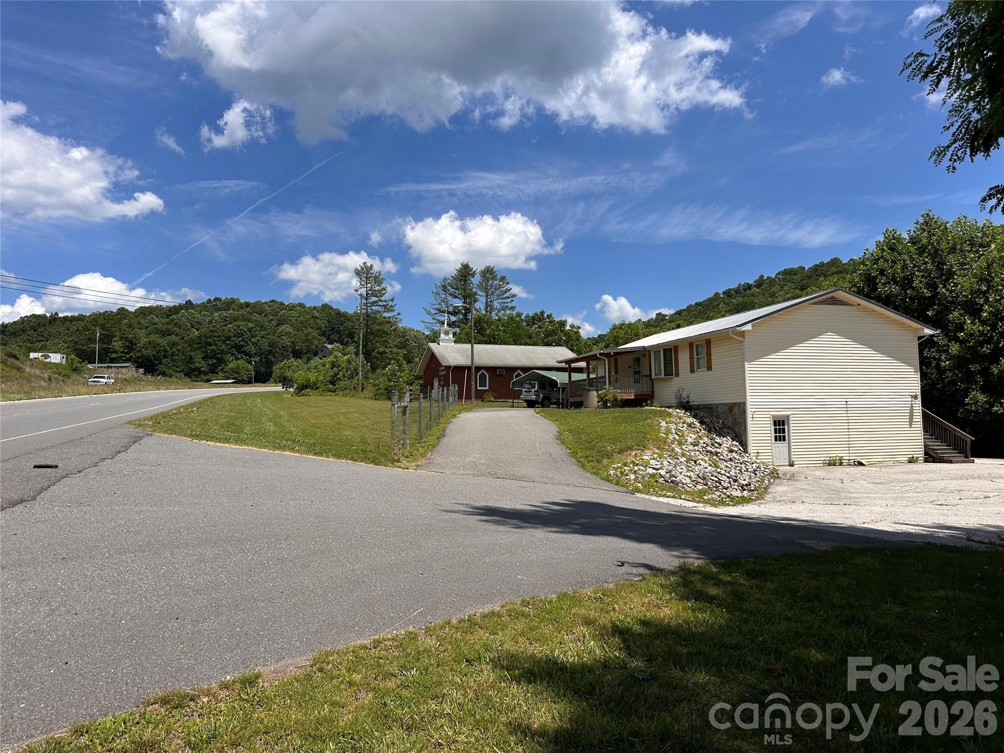 422 US Highway 19E Highway, Spruce Pine, NC. property listing photo