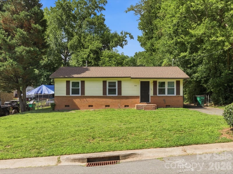 622 Dunbrook Lane, Charlotte, NC - 3 beds, 2 baths, 988 sqft - $280,000