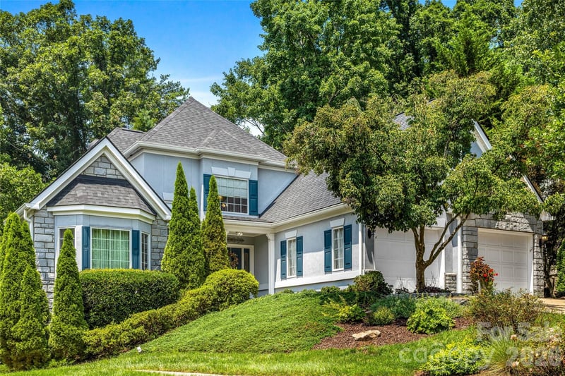 11 Tiverton Lane, Asheville, NC - 4 beds, 3 baths, 3,168 sqft - $799,000
